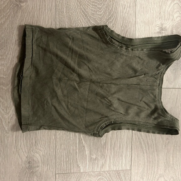 BDG tank top bundle - Picture 3 of 7